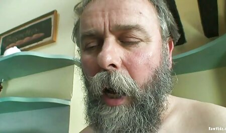 اپراتور پیچ را در مچاله های یک مدل شلوغ و یک کانال تلگرام چت سکسی دستیار سرخ برای گوش دادن قرار داده است