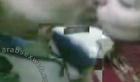 زن بالغ چربی دوست پسر باتجربه ای را می خورد و او را روی گپ های سکسی تلگرام مبل تقلید می کند