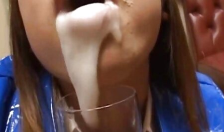 MILF Busty با خال کوبی در پشت او عشق با زبان را جستجوی کانال سکسی در تلگرام دوست دارد