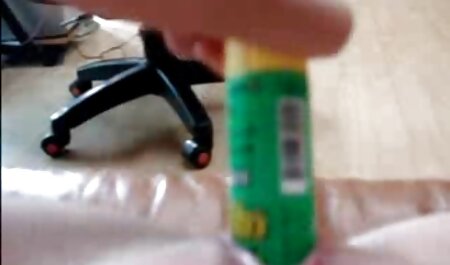 بلوند با تجربه توسط dildo عظیم در رختخواب لعنتی کانال تلگرام کلیپ سوپر