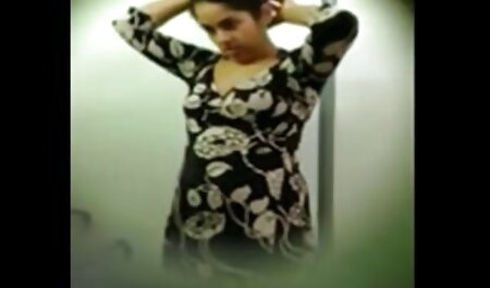 دو زیبایی که کانال جوک های سکسی توسط یک مرد مکیده شده است