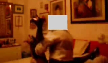 پمپ شده از نوع کانال فیلمهای سوپر تلگرام مادر که با لباس سیاه و با خروس بزرگ در نزدیکی وان لعنتی
