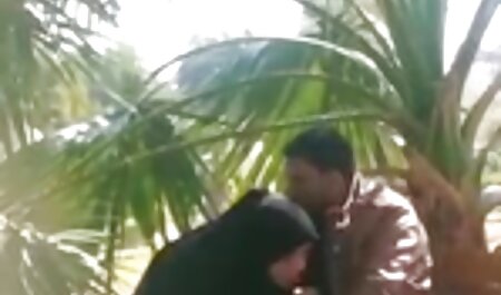ماساژ دادن مشتری جوان روغنی را روی میز نوازش می دهد ادرس کانال فیلم پورن در تلگرام
